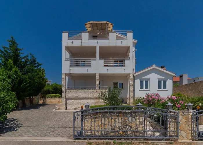 Maslenica Apartamento