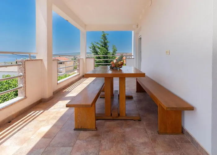 Maslenica Apartment *